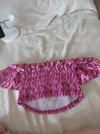 Top sin tirantes estampado rosa y morado