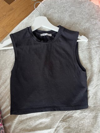 Top Zara negro sin mangas talla S
