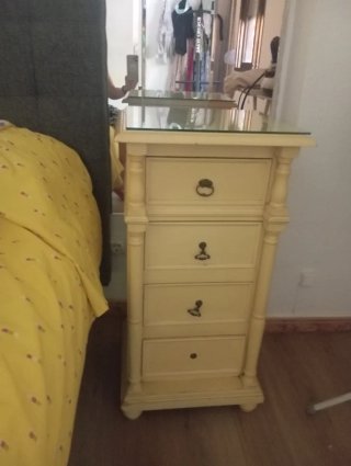 Mesita de noche madera maciza estilo antiguo