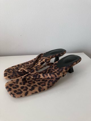 Sandalias leopardo tacón cuadrado
