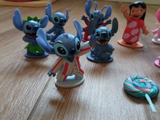 Figuras Disney de Lilo y Stitch.