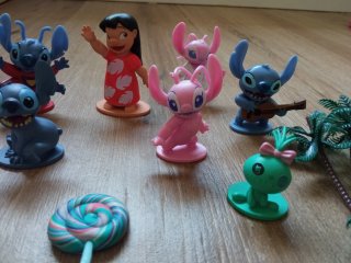 Figuras Disney de Lilo y Stitch.