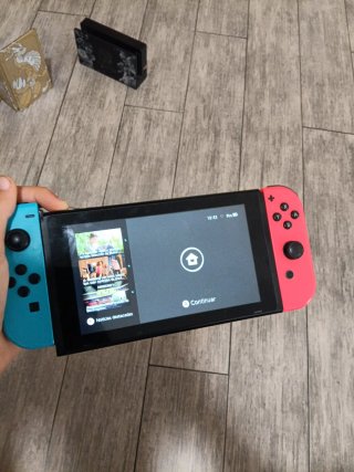 Nintendo Switch + Pokémon Scarlatto + Custodia