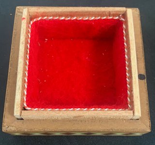 Scatola artigianale in legno per gioielli