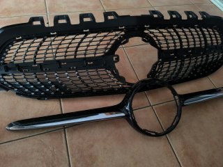Parrilla Coche Negra y Cromada mercedes clase A