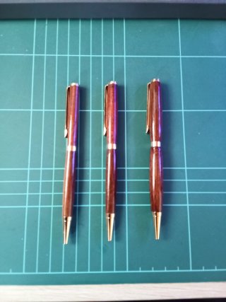 Penne artigianali in legno e metallo