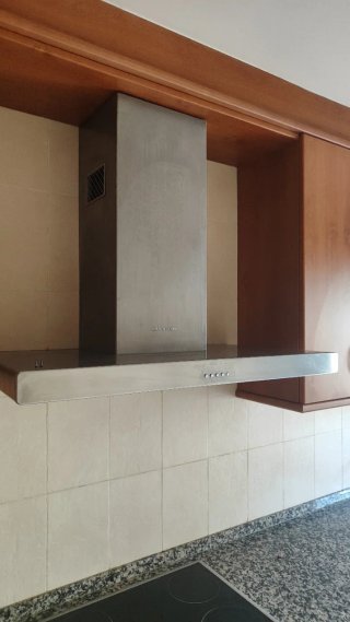Mueble de cocina madera y piedra
