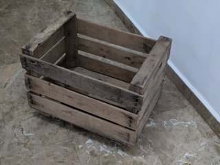 Caja de fruta de madera antigua
