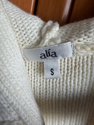 Chaqueta larga de punto con capucha