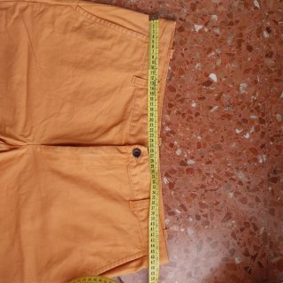 Pantalón corto naranja hombre