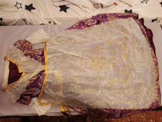 Traje de Fallera Morado y Dorado