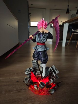 Figura Goku Black Rosé JT 45cm LED