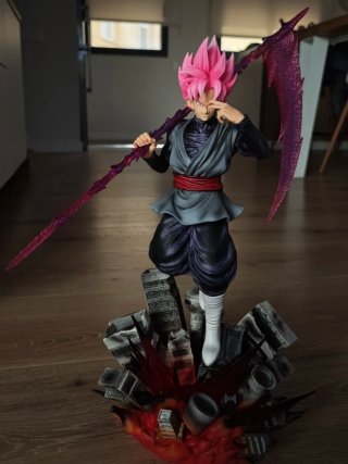 Figura Goku Black Rosé JT 45cm LED