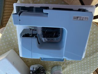 Máquina de coser Alfa Modelo 2005