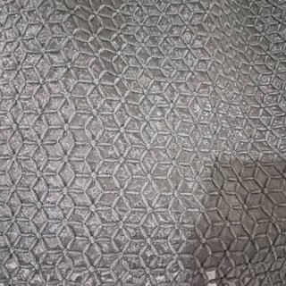 Falda negra ajustada con diseño geométrico