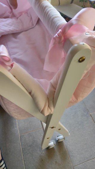Mini cuna rosa con ruedas