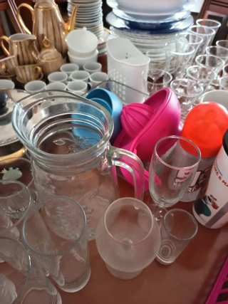 * Lote vajilla, vasos y menaje cocina