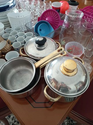 * Lote vajilla, vasos y menaje cocina