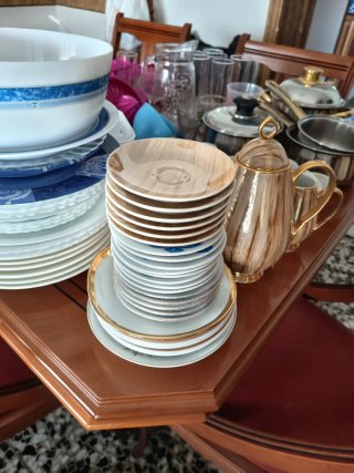 * Lote vajilla, vasos y menaje cocina