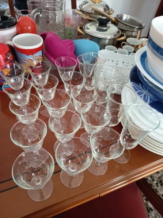 * Lote vajilla, vasos y menaje cocina