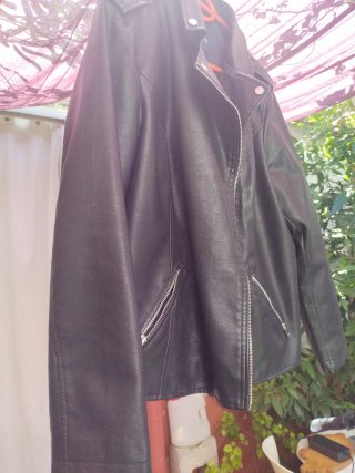 Chaqueta de piel, talla L, unixes, perfecto estado