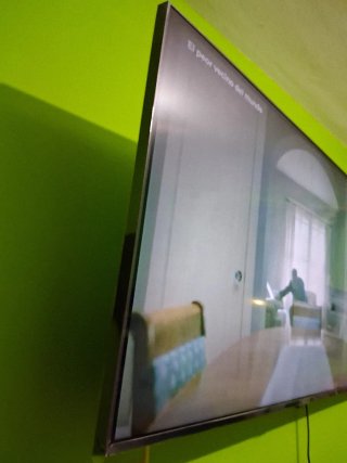 Televisor Smart TV,32"ni un año,pon tu el precio