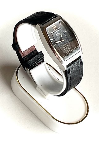Reloj Lotus Mujer Negro y plateado.