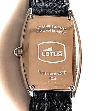 Reloj Lotus Mujer Negro y plateado.