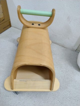 Caballito de madera para niños