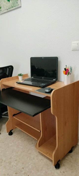 Escritorio de estudio madera y negro