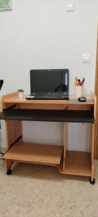 Escritorio de estudio madera y negro
