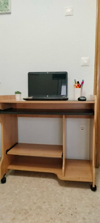 Escritorio de estudio madera y negro
