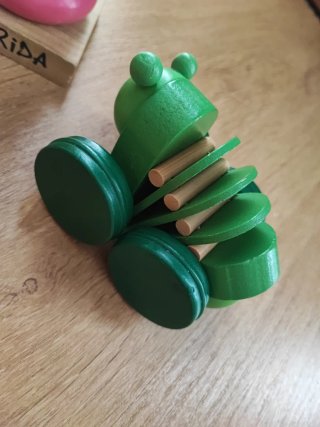 Juguetes de madera: oruga y apilable