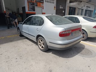 SEAT Toledo 1999 leer anuncio 272 mil km