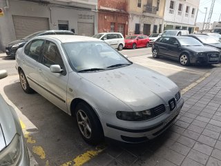 SEAT Toledo 1999 leer anuncio 272 mil km