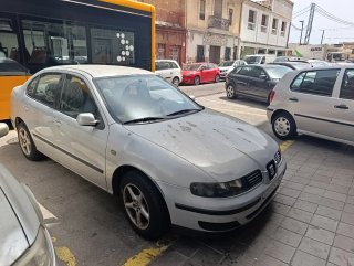 SEAT Toledo 1999 leer anuncio 272 mil km