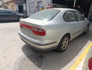 SEAT Toledo 1999 leer anuncio 272 mil km