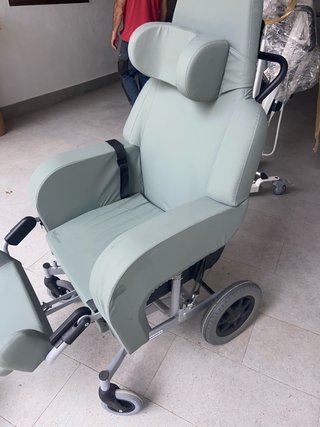 Silla de ruedas nueva