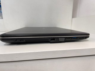 Portátil ASUS F540L