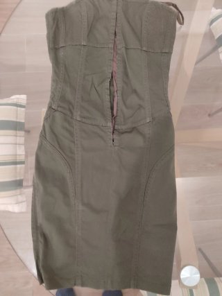Vestido verde militar corsé