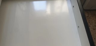 Muebles de cocina blancos y grises