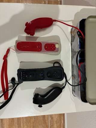 Nintendo Wii U Premium Pack Mario & Luigi