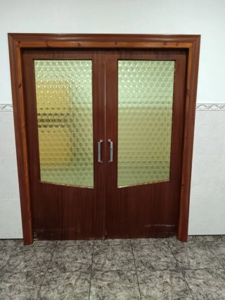 Puertas dobles madera cristal decorativo