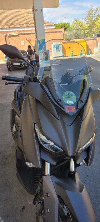 Yamaha XMAX 300 ABS (2018) - 10.000 km ¡Impecable!