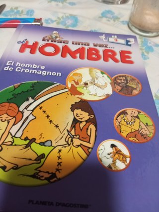 colección de libros y dvd erase una vez el Hombre