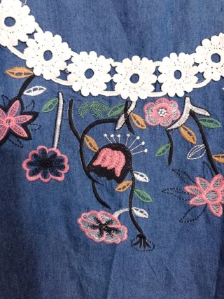 Blusa vaquera bordada October Talla S