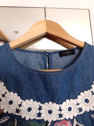 Blusa vaquera bordada October Talla S