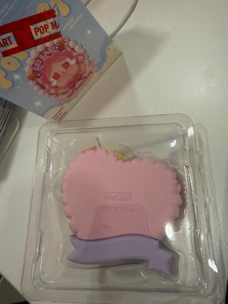 Imán Cry Baby 15th Anniversary Pop Mart