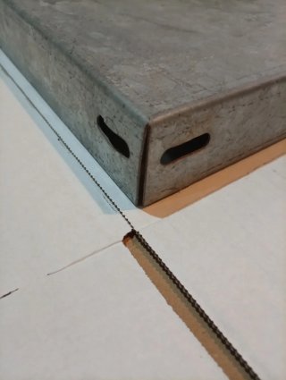 Scaffali metallici argentati