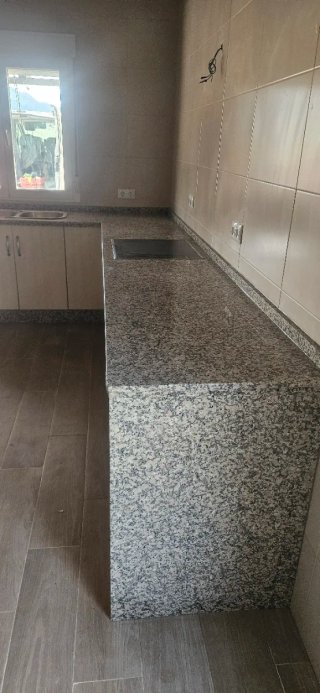 Encimeras de cocina de granito y silestone